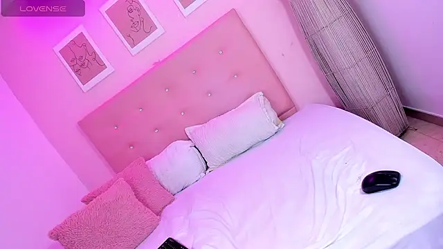 ANNIE DOLCE  online show from 14, 11, 2025