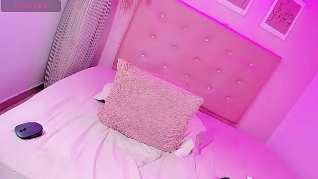 ANNIE DOLCE  online show from 21, 4, 2026