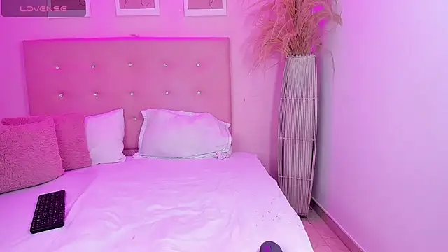 ANNIE DOLCE  online show from 5, 2, 2026