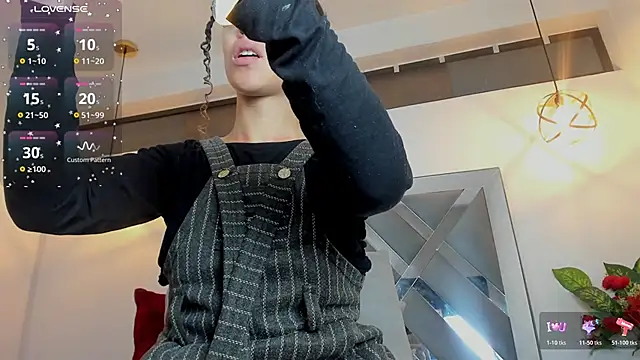 Hanna Cornee  online show from 29, 11, 2025