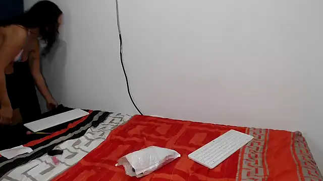 penelopeh  online show from 17, 10, 2025