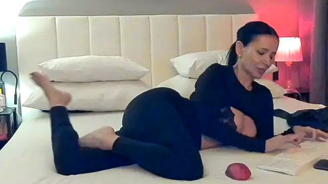 simonacavali online show from 19, 11, 2025