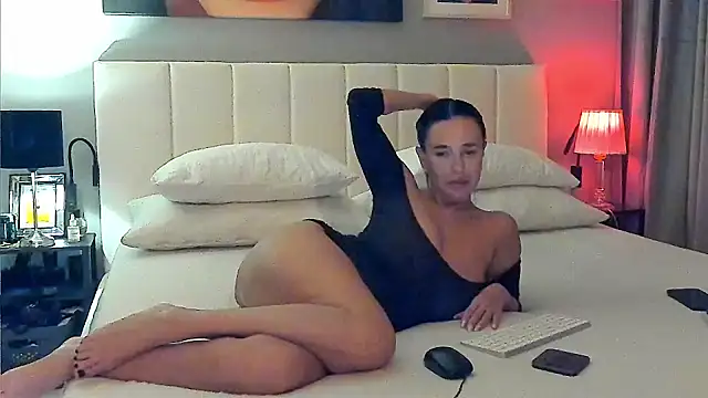 Snapshot of simonacavali chatting on 16, 5, 2026 simonacavali online show from 16, 5, 2026