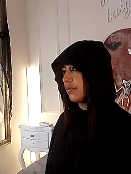 Kaylachannell online show from 24, 10, 2025