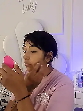 Snapshot of Kaylachannell chatting on 12, 7, 2026 Kaylachannell online show from 12, 7, 2026