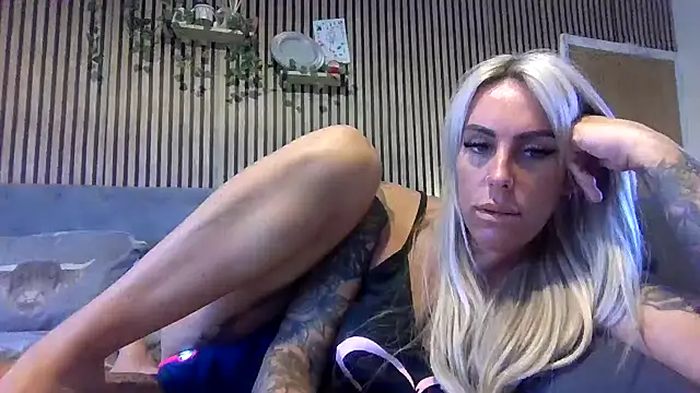 poppyinga1 online show from 27, 3, 2026