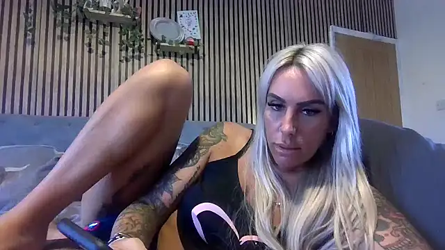 poppyinga1 online show from 27, 3, 2026