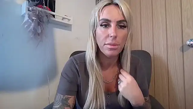 poppyinga1 online show from 8, 2, 2026