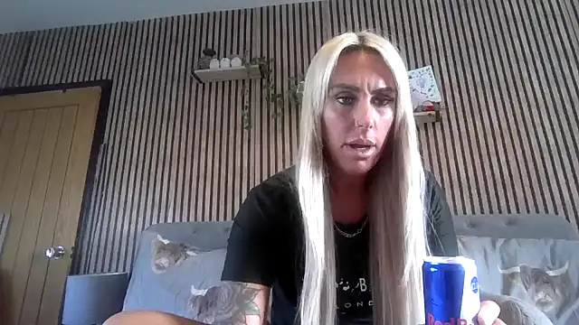 poppyinga1 online show from 19, 3, 2026