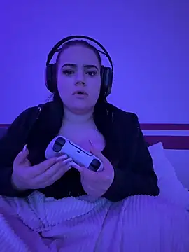 Shellybttn online show from 9, 4, 2026