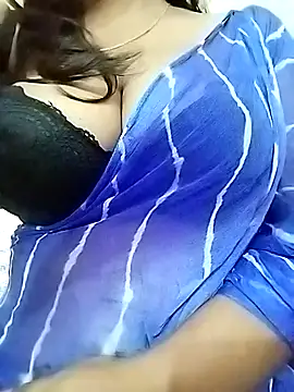 Snapshot of Ponds_beauty chatting on 4, 10, 2025 Ponds beauty online show from 4, 10, 2025
