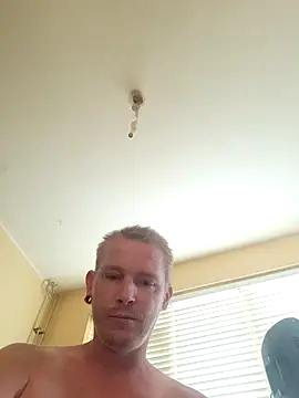 Snapshot of piercingpik chatting on 3, 8, 2026 piercingpik online show from 3, 8, 2026