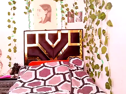 lucywhite13 online show from 23, 10, 2025