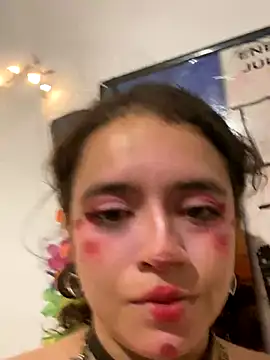 Snapshot of Lucy_YupiSweet chatting on 2, 11, 2025 Lucy YupiSweet online show from 2, 11, 2025