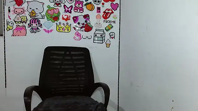 Snapshot of Luciasmith_74829 chatting on 6, 10, 2025 Luciasmith 74829 online show from 6, 10, 2025