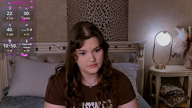 EmilyHyde online show from 6, 11, 2025