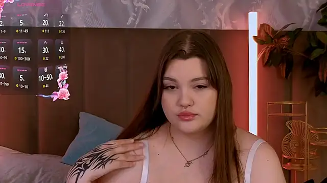 Snapshot of EmilyHyde chatting on 9, 5, 2026 EmilyHyde online show from 9, 5, 2026