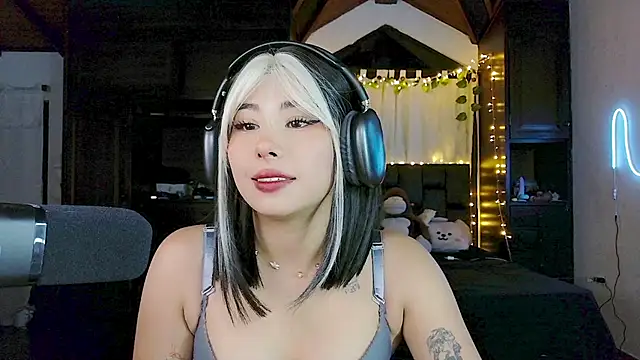 Shisuku Sophi online show from 19, 12, 2025