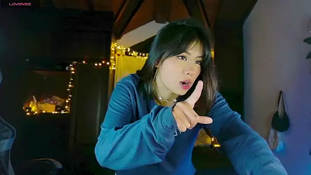 Shisuku Sophi online show from 18, 4, 2026