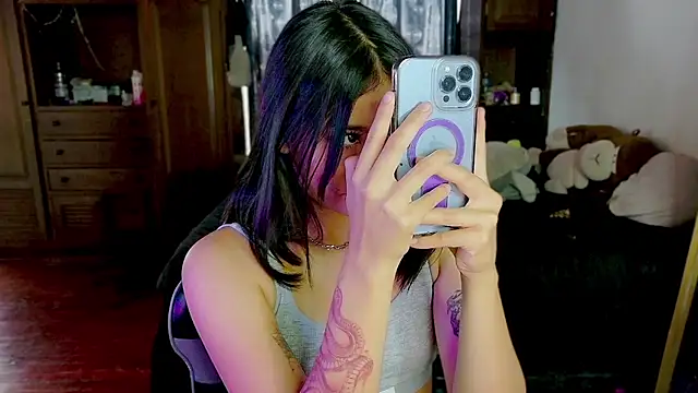 Snapshot of Shisuku_Sophi chatting on 9, 7, 2026 Shisuku Sophi online show from 9, 7, 2026