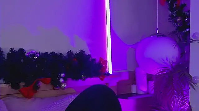 Snapshot of MiaEuphoria_ chatting on 19, 12, 2025 MiaEuphoria online show from 19, 12, 2025