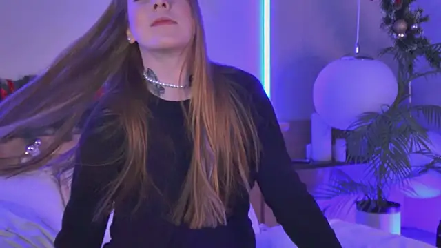 Snapshot of MiaEuphoria_ chatting on 16, 12, 2025 MiaEuphoria online show from 16, 12, 2025