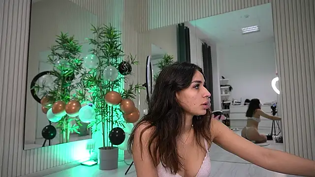 EmmaBlanco online show from 18, 11, 2025