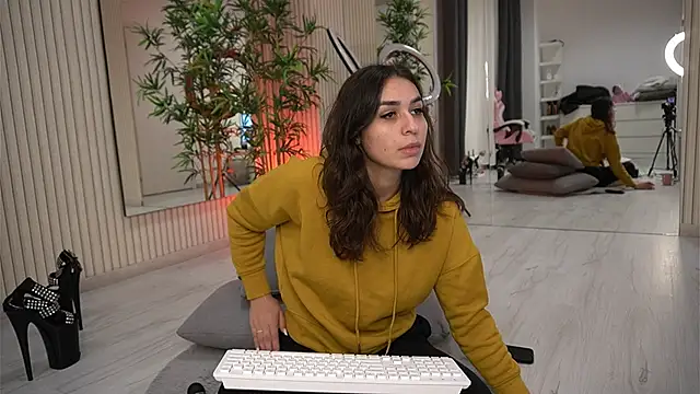 EmmaBlanco online show from 18, 10, 2025