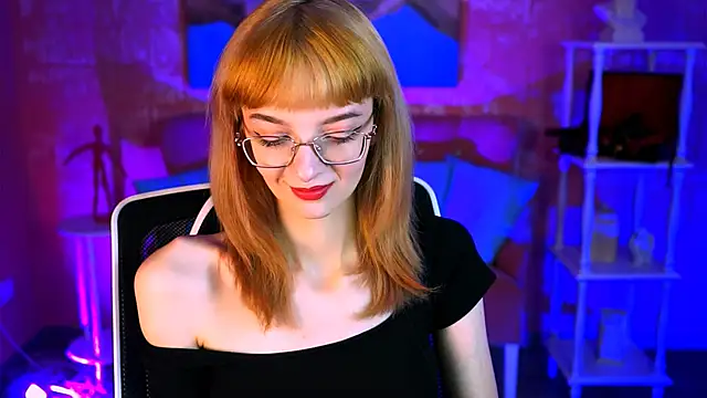 MollyJiggles online show from 8, 10, 2025