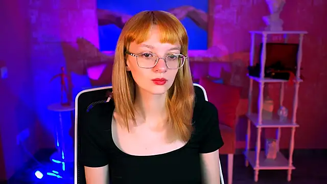 MollyJiggles online show from 3, 10, 2025