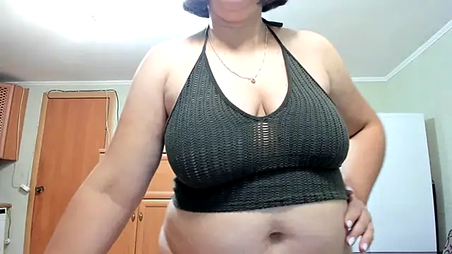 Snapshot of KATTYWARM_ chatting on 12, 10, 2025 KATTYWARM online show from 12, 10, 2025