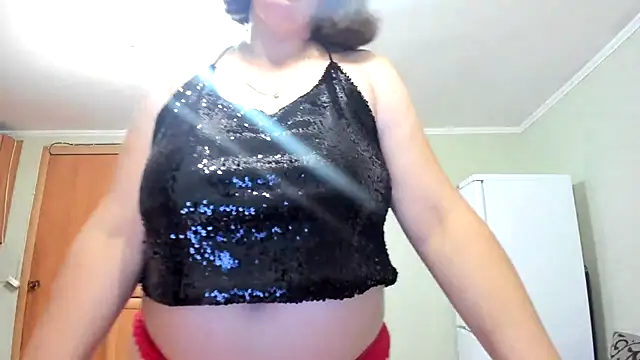 Snapshot of KATTYWARM_ chatting on 5, 11, 2025 KATTYWARM online show from 5, 11, 2025