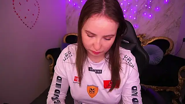 SofieBloom online show from 9, 3, 2026