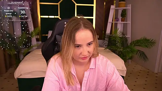 SofieBloom online show from 10, 11, 2025