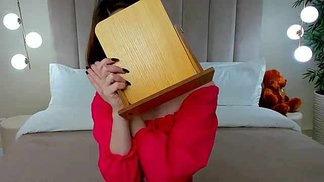 KiraHolli online show from 23, 11, 2025