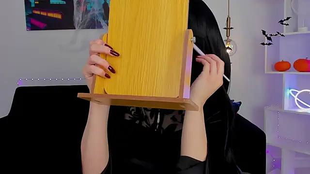 KiraHolli online show from 31, 10, 2025