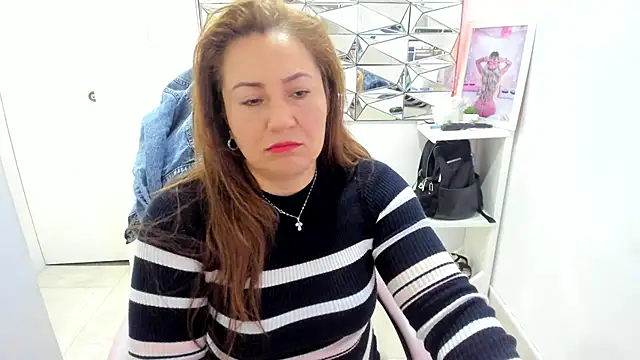 Snapshot of camixxx_m chatting on 27, 5, 2026 camixxx m online show from 27, 5, 2026