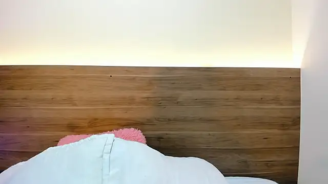 thamiina  online show from 16, 4, 2026