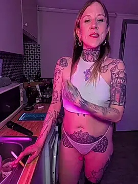 sarahpearlx online show from 13, 3, 2026