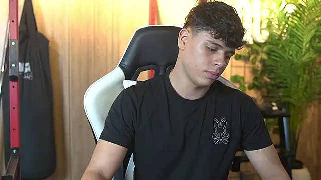 Snapshot of Ethan_occonor chatting on 25, 11, 2025 Ethan occonor online show from 25, 11, 2025