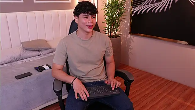 Snapshot of Ethan_occonor chatting on 24, 10, 2025 Ethan occonor online show from 24, 10, 2025