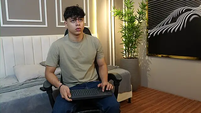 Snapshot of Ethan_occonor chatting on 5, 11, 2025 Ethan occonor online show from 5, 11, 2025