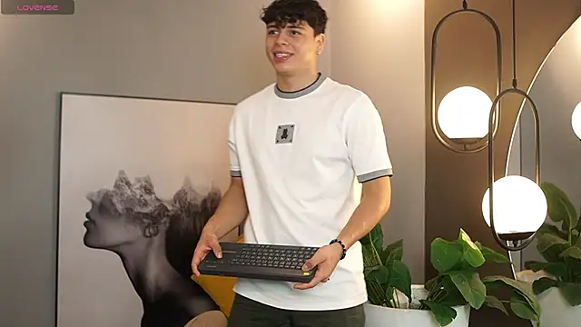 Snapshot of Ethan_occonor chatting on 21, 10, 2025 Ethan occonor online show from 21, 10, 2025