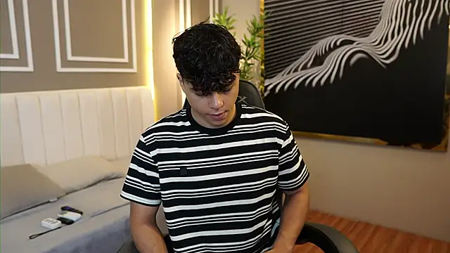 Snapshot of Ethan_occonor chatting on 14, 11, 2025 Ethan occonor online show from 14, 11, 2025