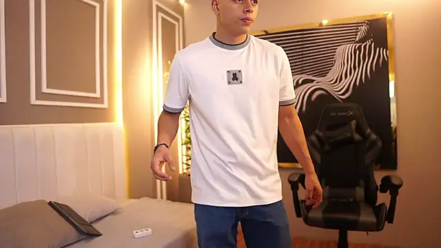 Snapshot of Ethan_occonor chatting on 18, 11, 2025 Ethan occonor online show from 18, 11, 2025