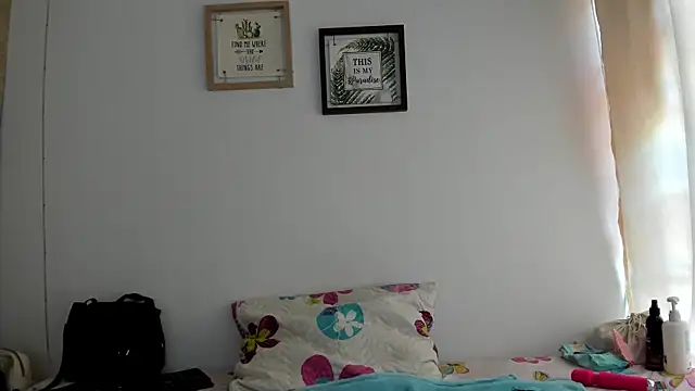 selena jhonson online show from 4, 12, 2025