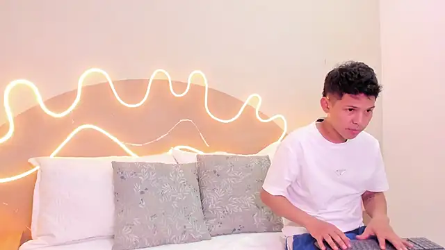 Enrrixxx  online show from 5, 11, 2025