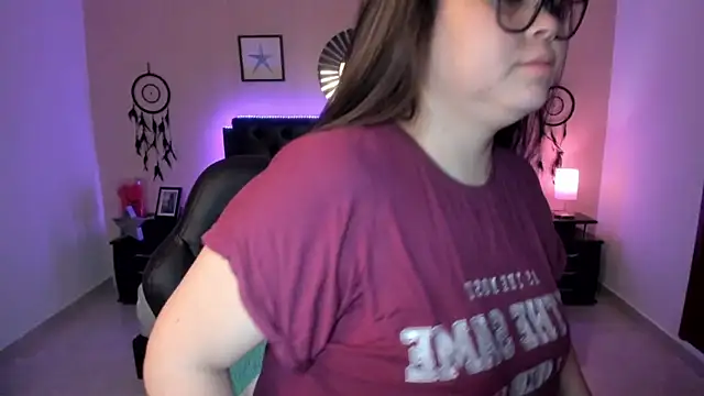 LolaVillalobos online show from 10, 4, 2026