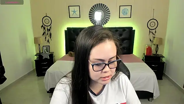Snapshot of LolaVillalobos chatting on 12, 5, 2026 LolaVillalobos online show from 12, 5, 2026