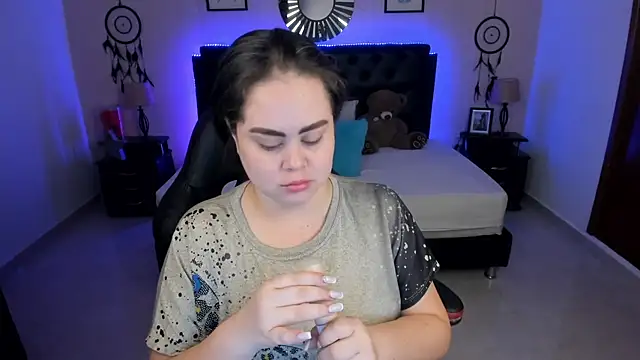 LolaVillalobos online show from 17, 4, 2026